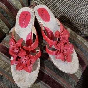 BOC Red Leather Flower Wedge sz 8